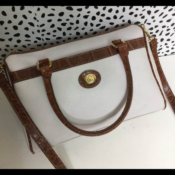 Vintage vegan leather white and brown purse handbag with detachable strap - Picture 12 of 13